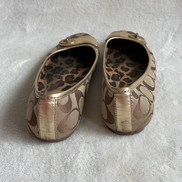 Coach Lauren flats in gold signature C canvas print size 7.5 - Picture 5 of 7